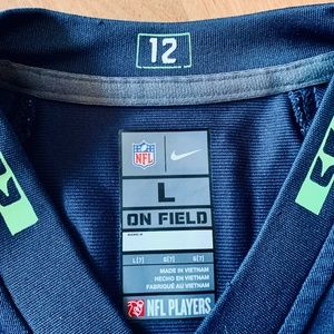Seattle Seahawks Wilson jersey with extra card